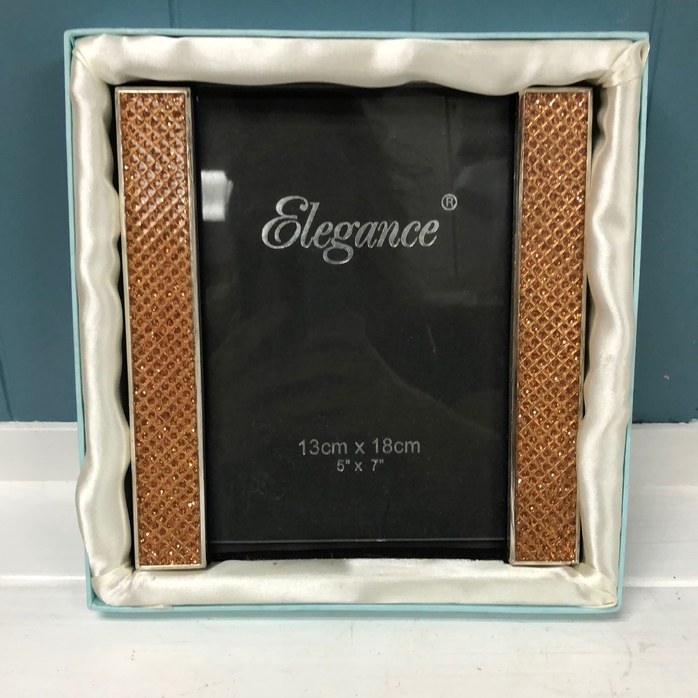 Pink blinged out Elegance 5” x 7” picture frame‎